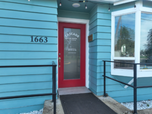 Cascade Denture front door with address of 1663 Harvard Ave. Roseburg, Oregon.