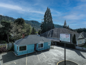 Drone Image of Cascade Denture Center located in Roseburg.